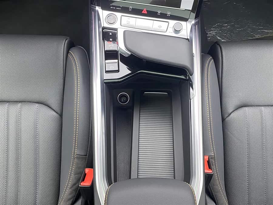 Mercedes-Benz SLK AMG 2025 #21 Mercedes-Benz SLK AMG 2025 صورة سيارة #21