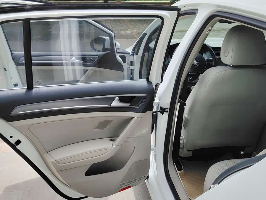 Volkswagen Golf 2015 car image #21