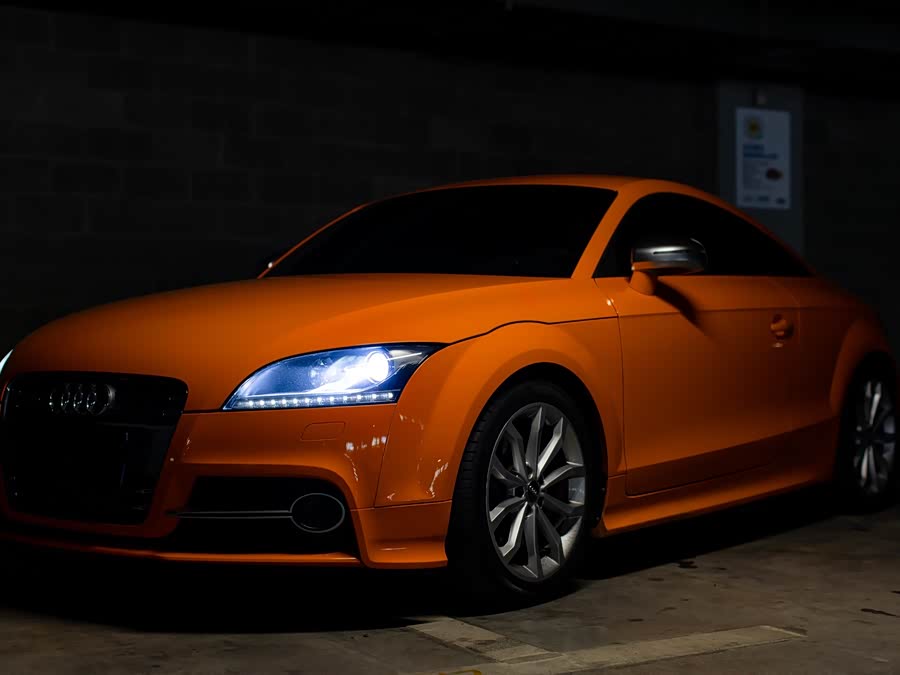 Audi TTS 2011 car image #21