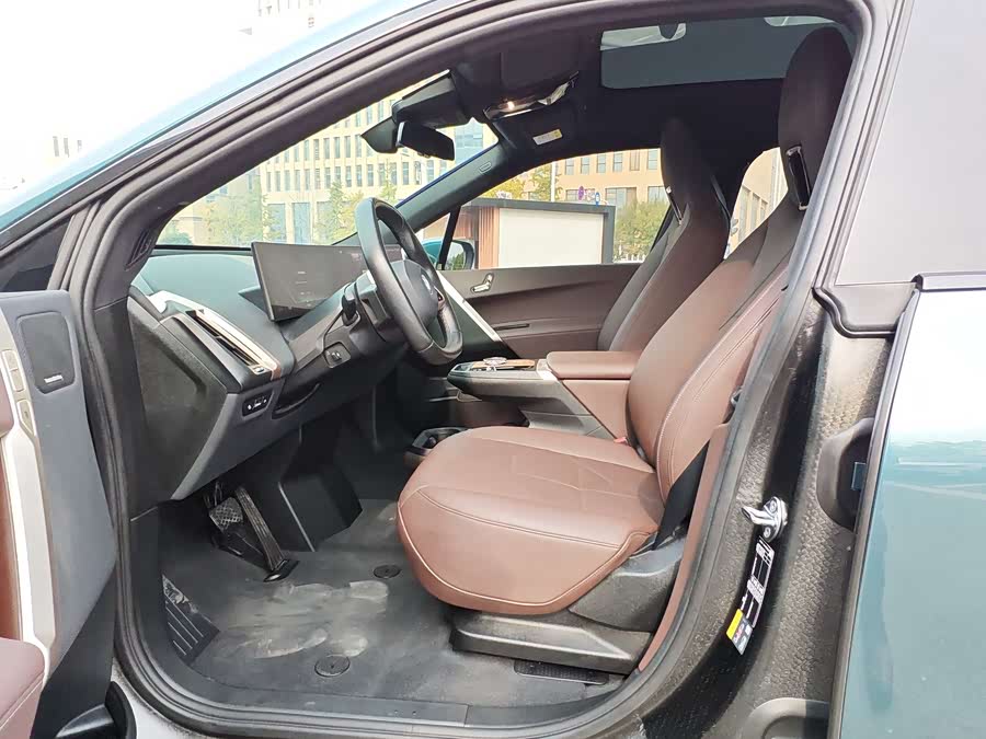 BMW iX 2023 immagine di auto #21