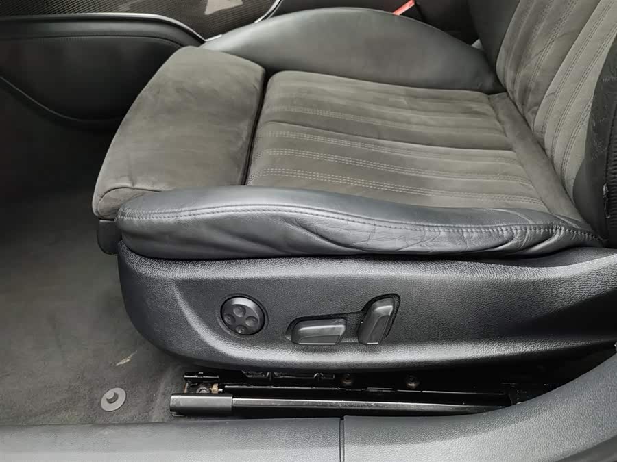 Audi S6 2013 immagine di auto #21