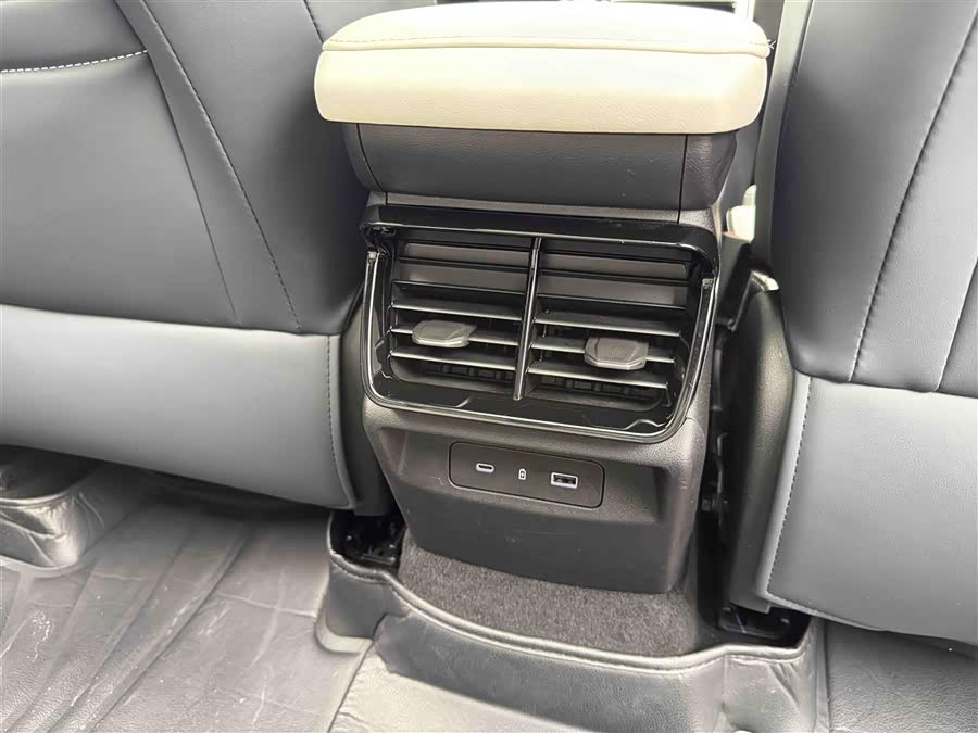 GEELY Boyue L 2023 car image #21
