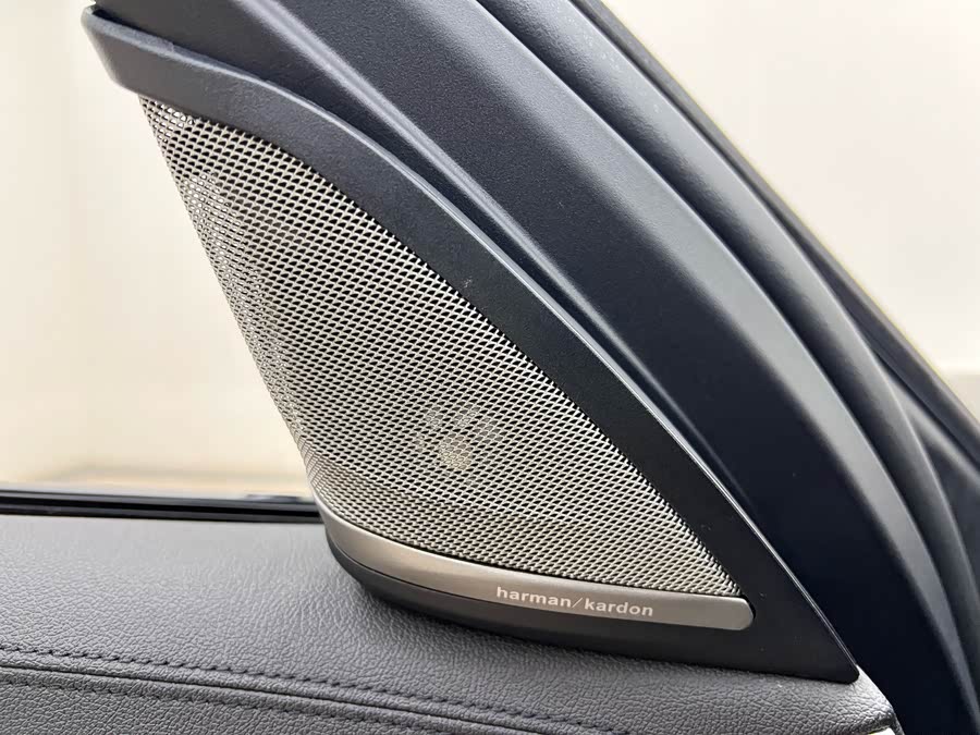 BMW 5 Series (Imported) 2019 #21 BMW 5 Series (Imported) 2019 car image #21