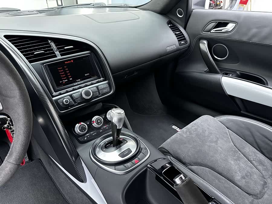 Audi R8 2013 #21 Audi R8 2013 car image #21