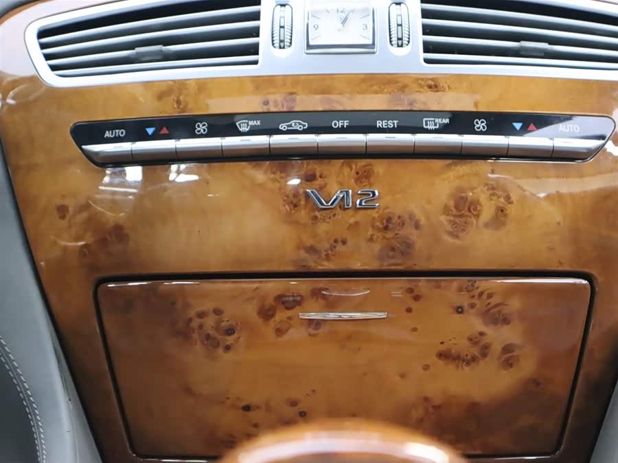 Mercedes-Benz CL Class 2009 car image #21