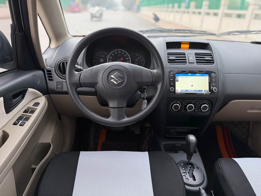 Suzuki SX4 Sedan 2014 imagem de carro #21