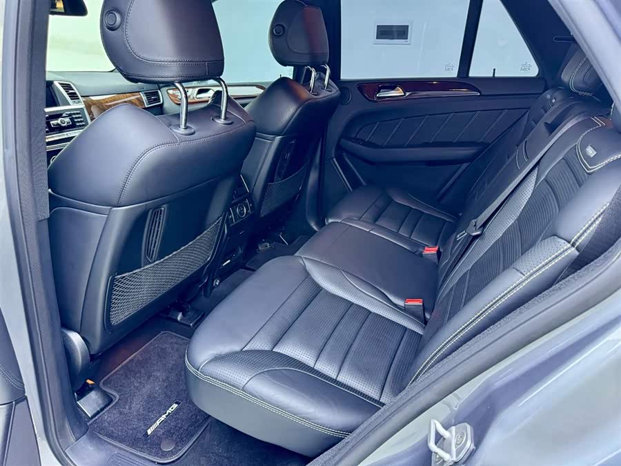 Mercedes-Benz M AMG 2012 صورة سيارة #21