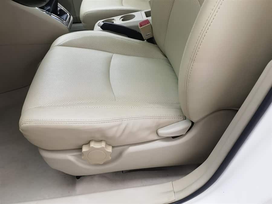 BYD S6 2013 car image #21