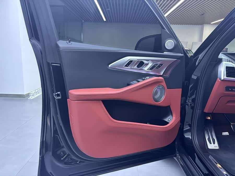 BMW XM 2024 car image #21