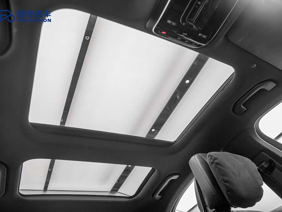 Mercedes-Benz C Class New Energy 2024 صورة سيارة #21