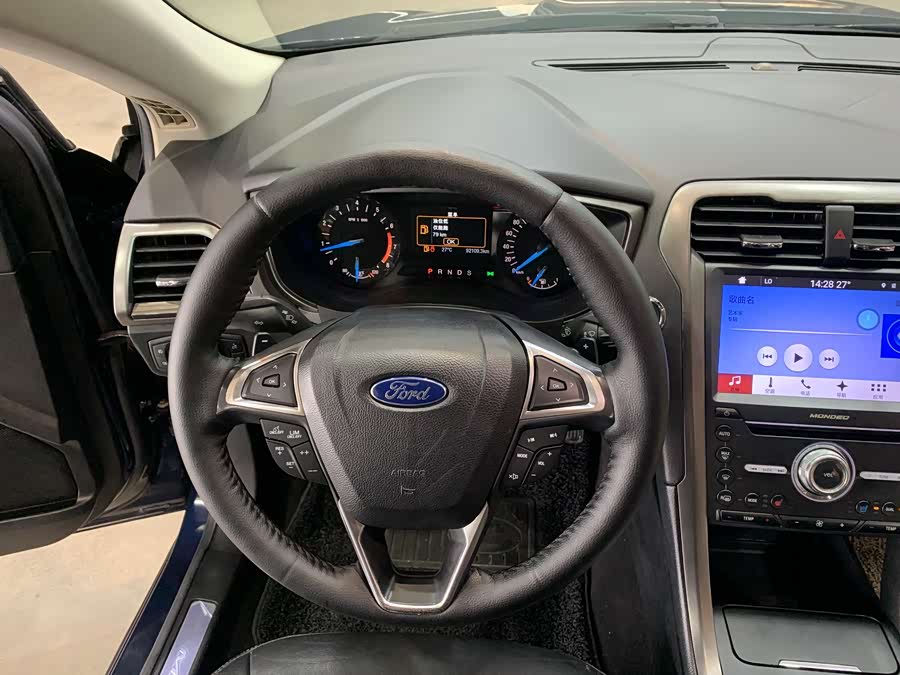 Ford Mondeo 2017 car image #21