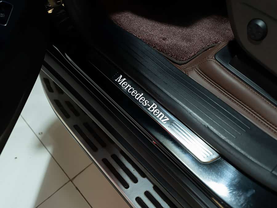 Mercedes-Benz GLS Class 2021 car image #21