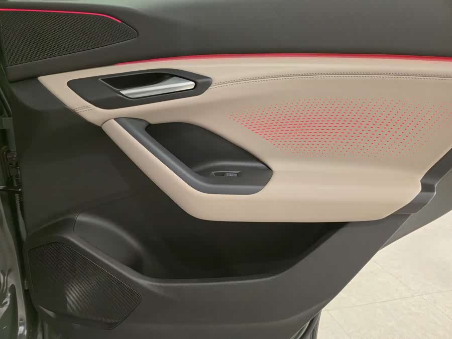 Audi Q6L e-tron 2025 صورة سيارة #21