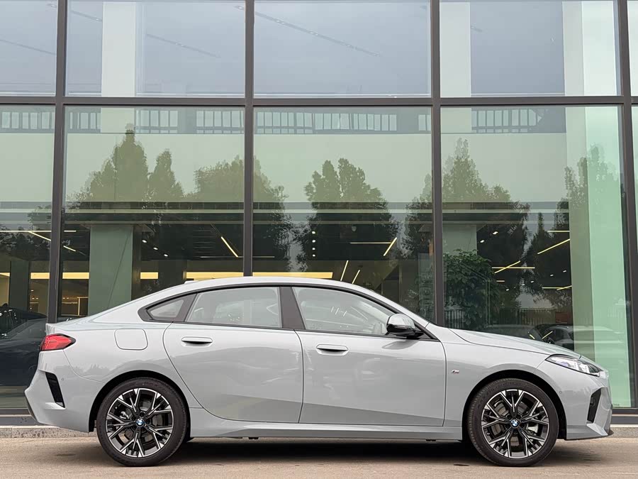 BMW 2 Series صورة سيارة #21