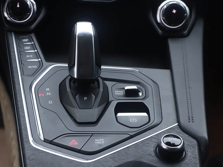 Lynk & Co 01 2021 image de voiture #21