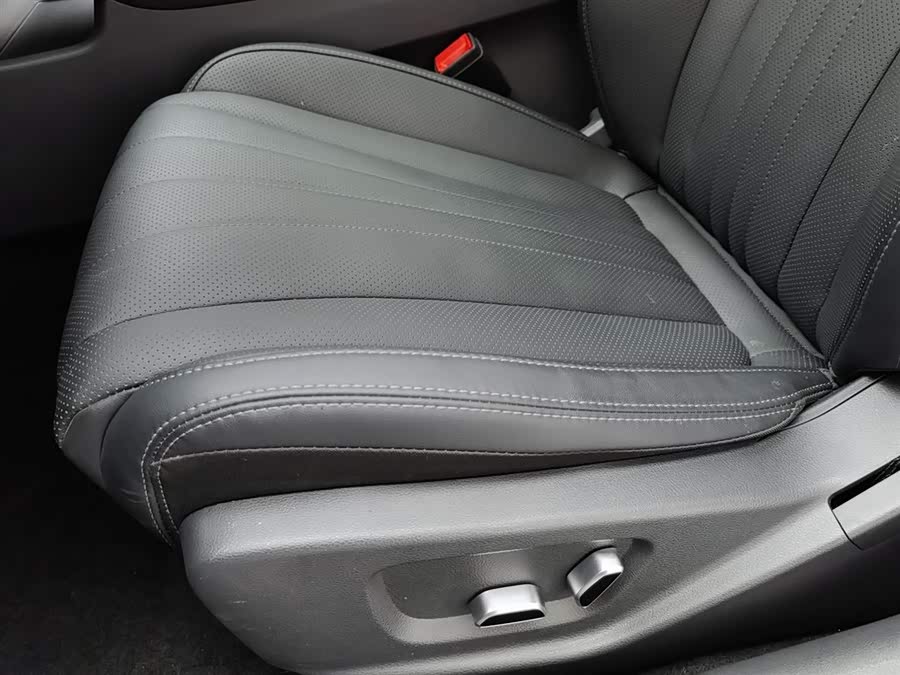 HongQi H5 PHEV 2025 car image #21