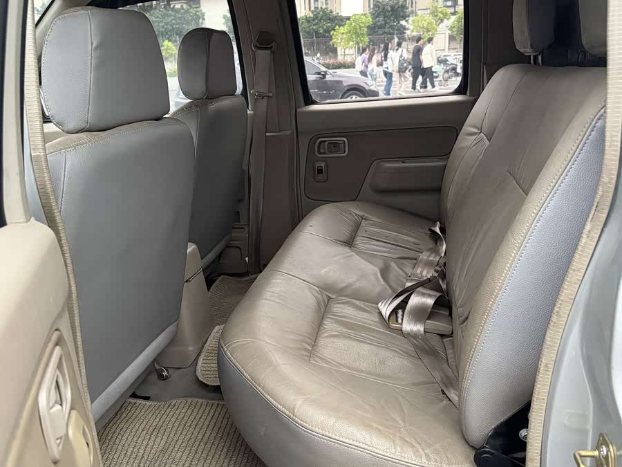 Nissan D22 2012 car image #21