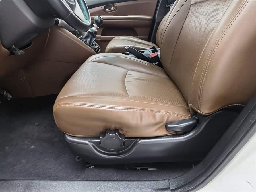 BYD S6 2016 car image #21