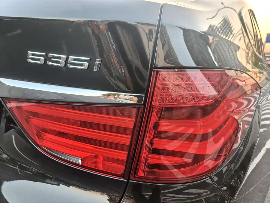 BMW 5 Series GT 2010 #21 BMW 5 Series GT 2010 immagine di auto #21