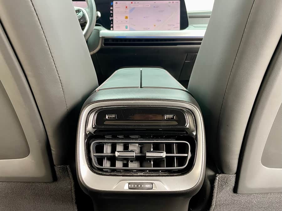 小鹏 小鹏P7 2022 汽车图片 #21