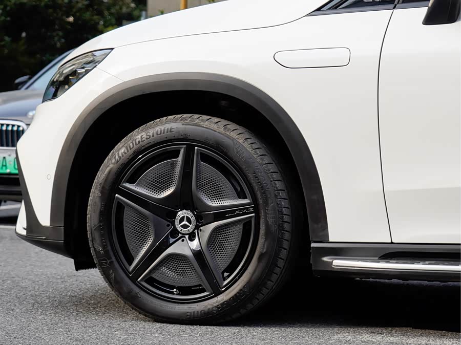 Mercedes-Benz EQE SUV 2025 immagine di auto #21