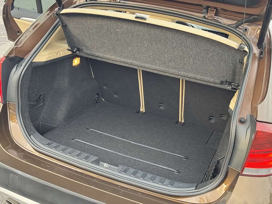 BMW X1 (Imported) 2012 car image #21