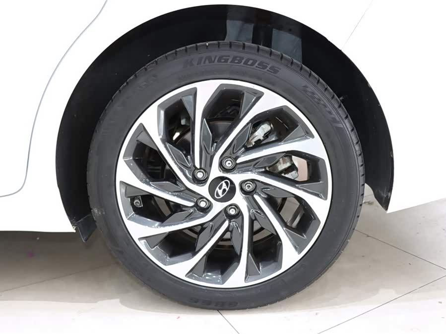 Hyundai Elantra AD 2020 car image #21