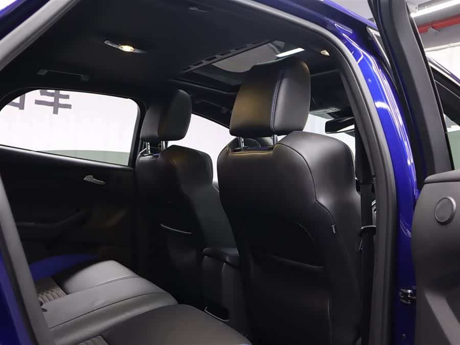 Ford Focus (Imported) 2017 #21 Ford Focus (Imported) 2017 صورة سيارة #21