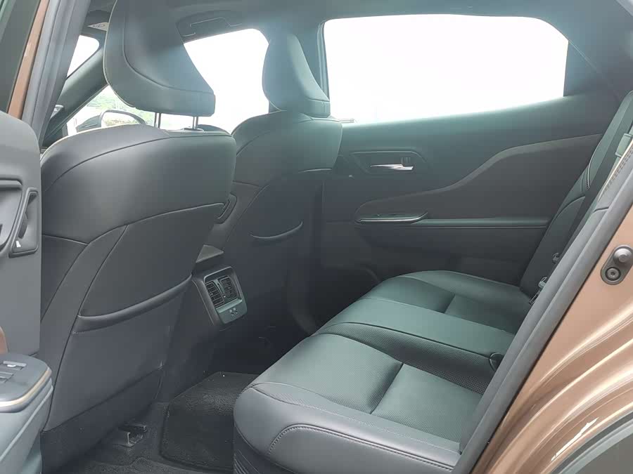 Toyota CrownSportCross 2023 صورة سيارة #21