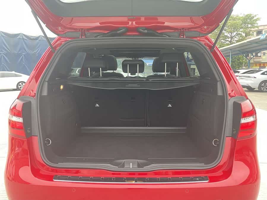 Mercedes-Benz B Class 2015 car image #21