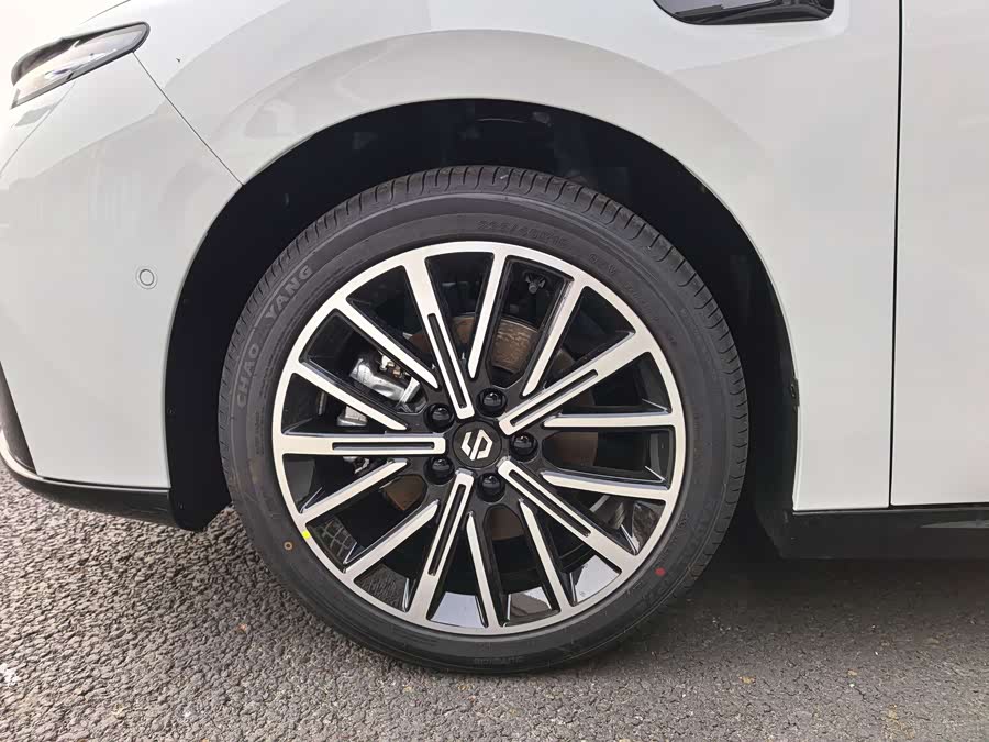 零跑汽车 零跑B01 汽车图片 #21