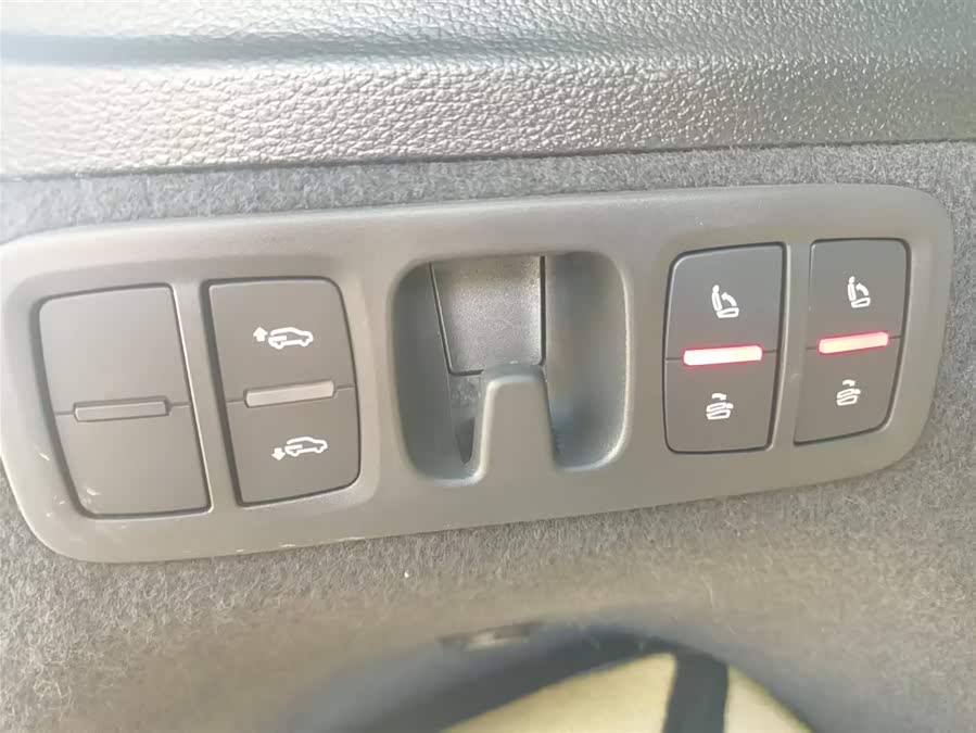 Audi Q7 2024 صورة سيارة #21