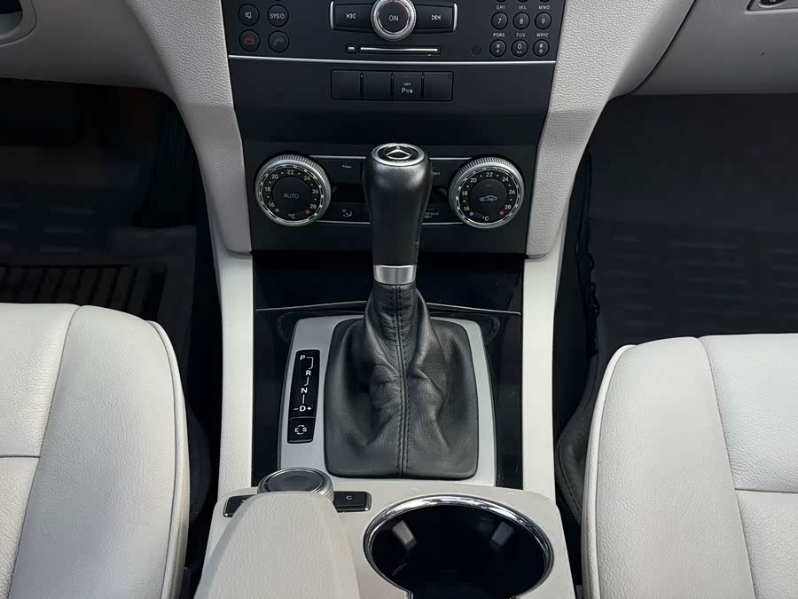 Mercedes-Benz GLK Class (Imported) 2010 car image #21