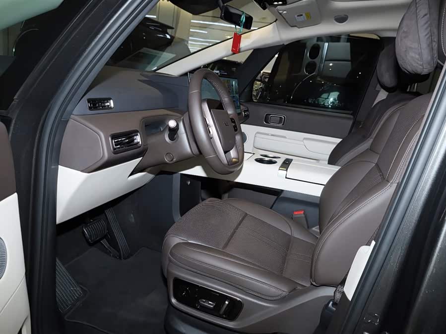 理想汽车 理想MEGA 2024 汽车图片 #21