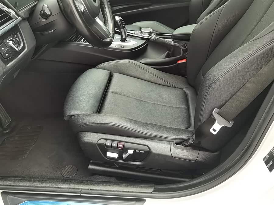 BMW 3 Series GT 2021 immagine di auto #21