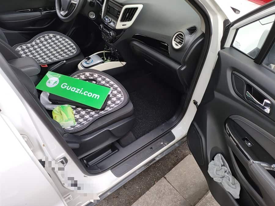 Changan CS15 EV 2018 #21 Changan CS15 EV 2018 imagen de coche #21