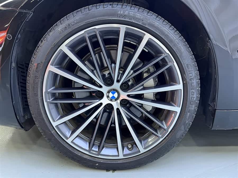 BMW 5 Series 2021 car image #21