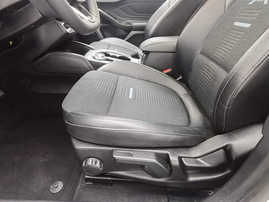 Ford Focus Active 2021 #21 Ford Focus Active 2021 car image #21