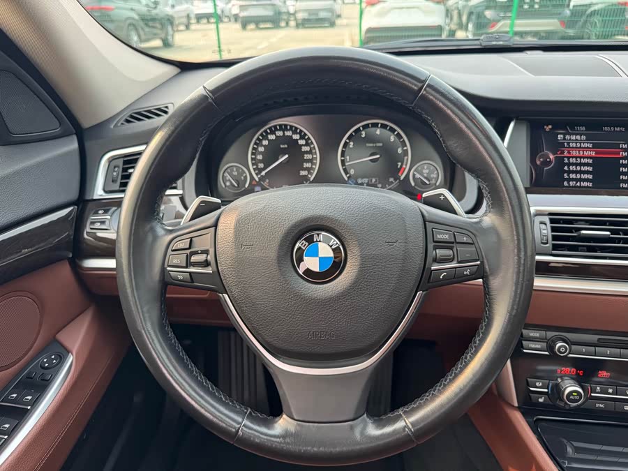 BMW 5 Series GT 2016 #21 BMW 5 Series GT 2016 immagine di auto #21