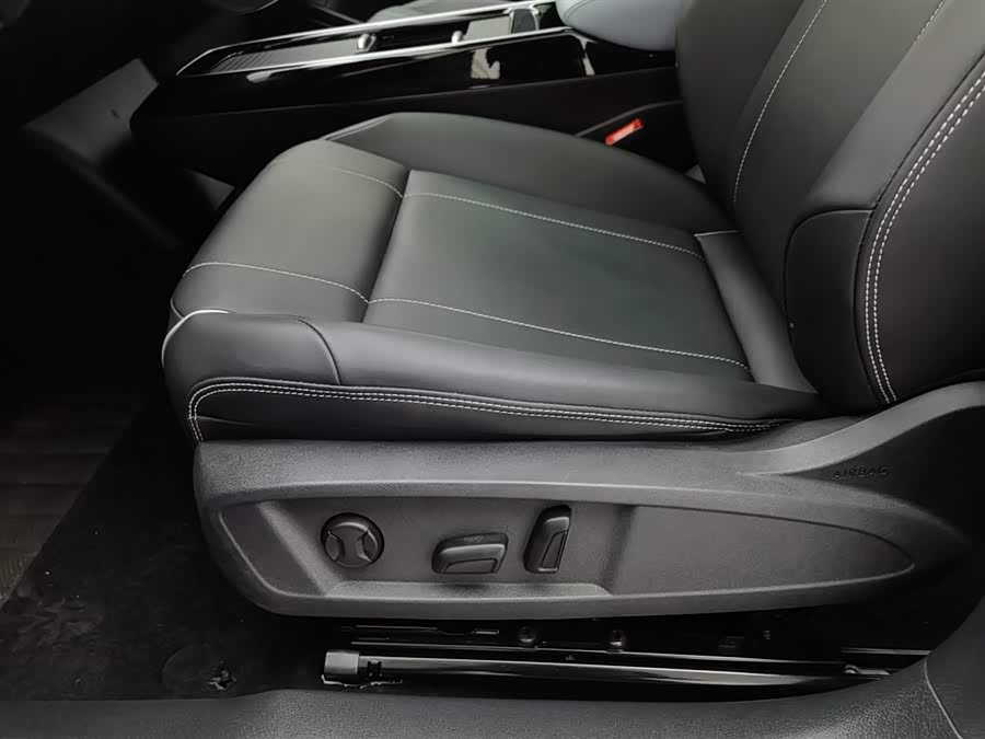 Volkswagen ID.4 X 2023 immagine di auto #21