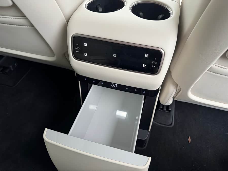 Li i8 2025 изображение автомобиля #21