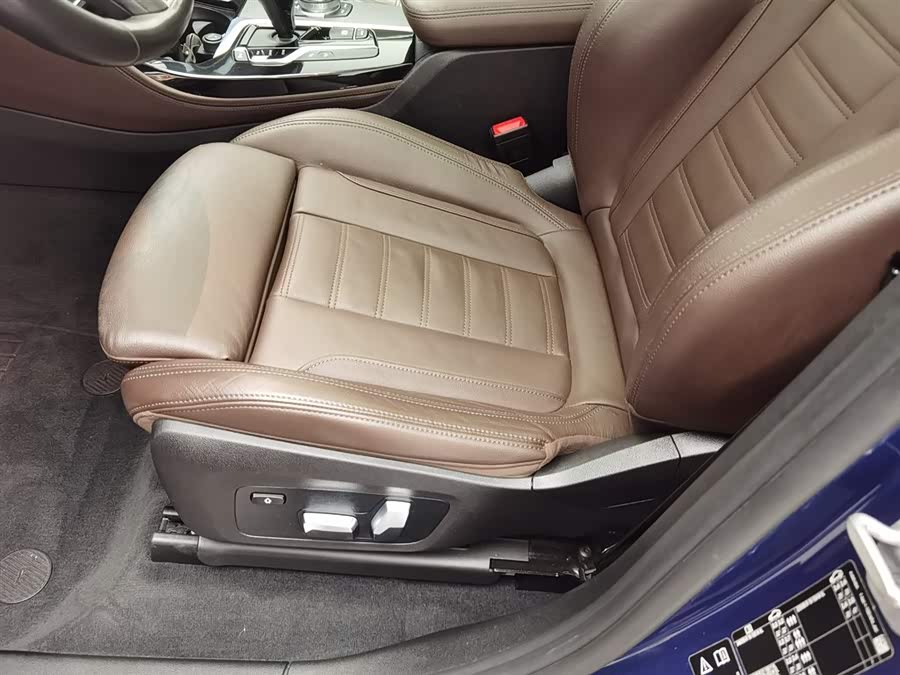 BMW X4 2020 #21 BMW X4 2020 صورة سيارة #21