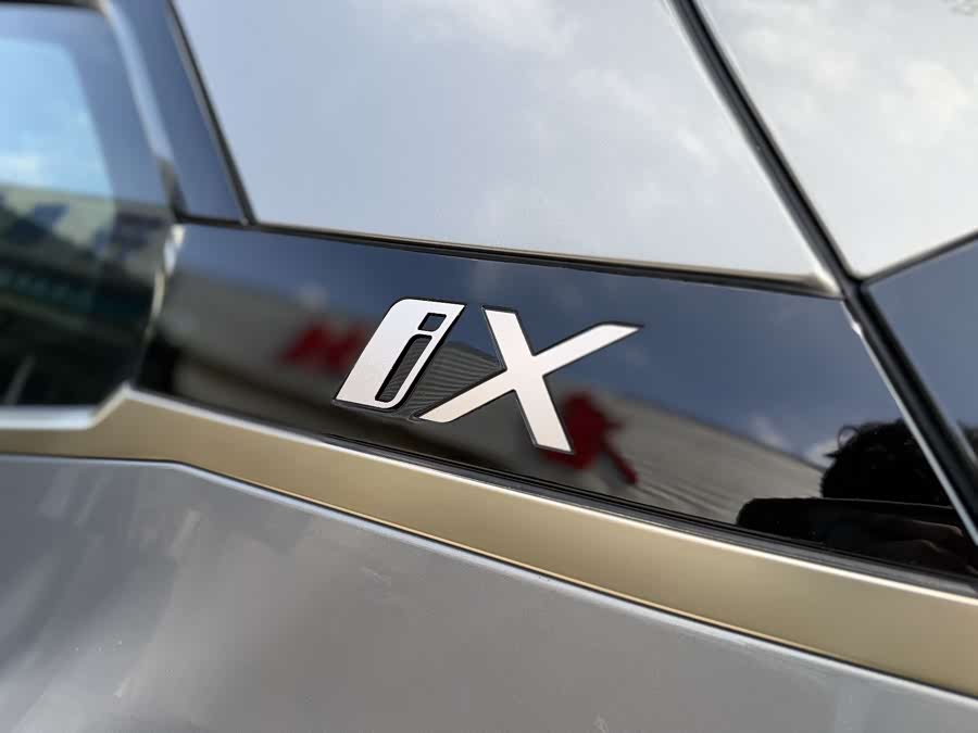 BMW iX M60 2022 car image #21