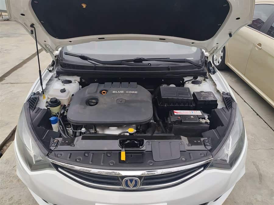 Changan Eado XT 2016 изображение автомобиля #21