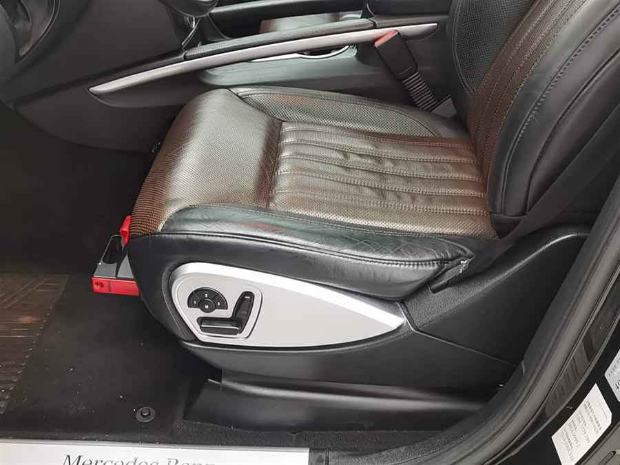 Mercedes-Benz GL Class 2012 car image #21