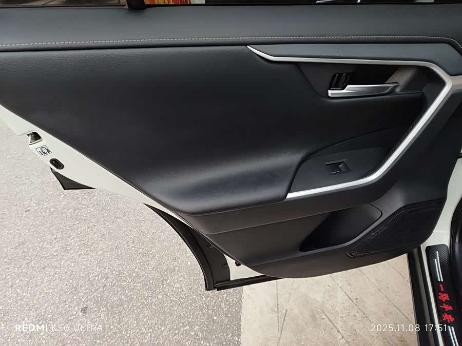 Toyota RAV4 2020 car image #21