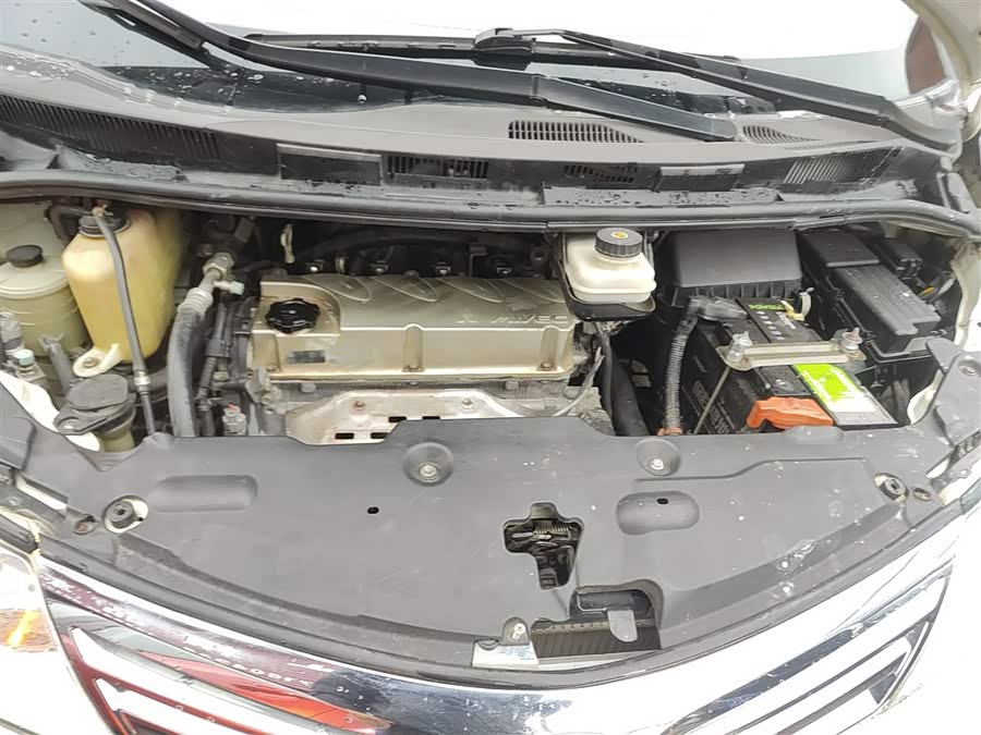 BYD M6 2014 car image #21