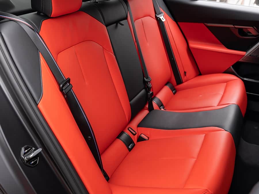 BMW M5 New Energy 2025 car image #21