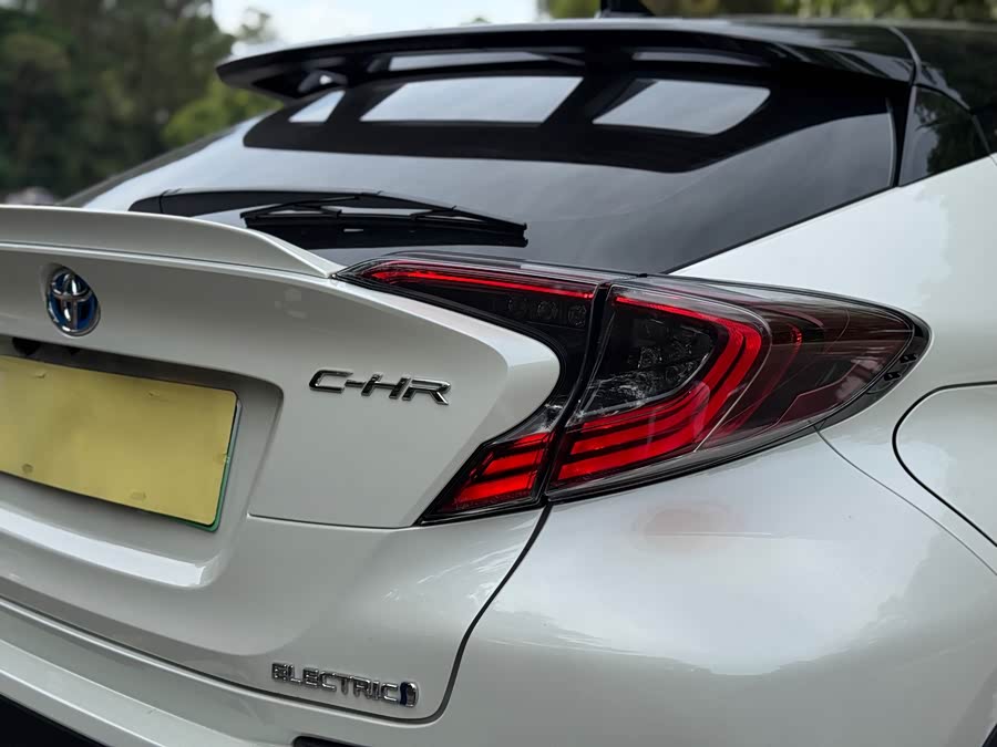 Toyota C-HR EV 2020 immagine di auto #21