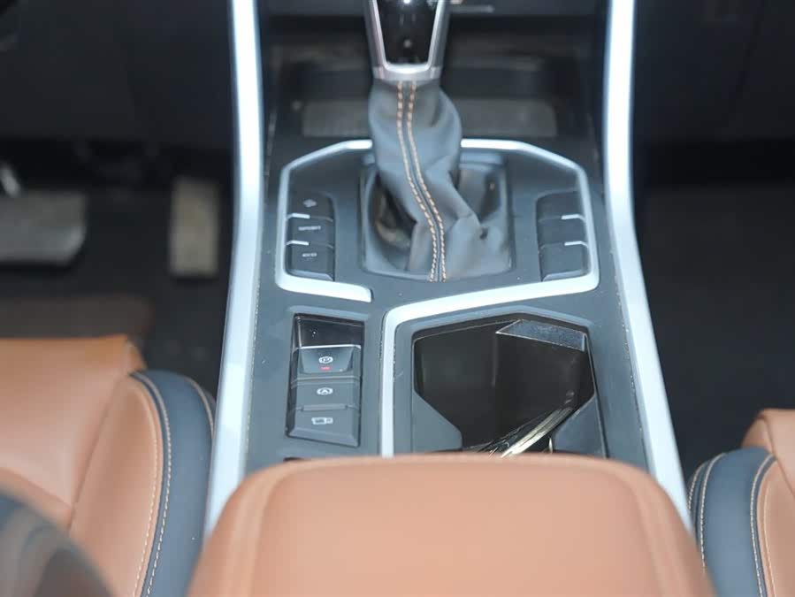 GEELY Vision X6 2021 imagen de coche #21